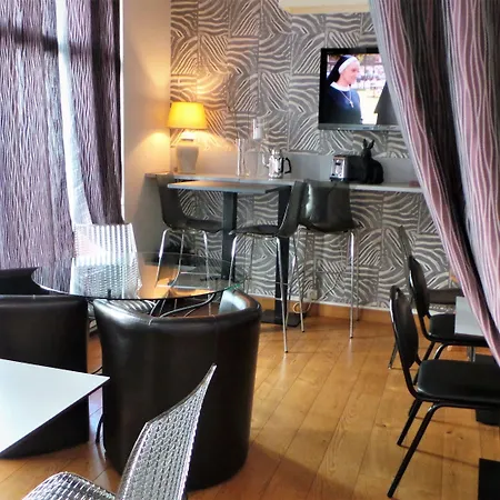 Le Cambronne 2* نانت