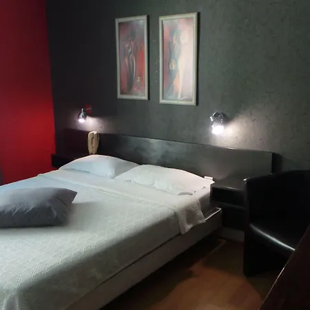Le Cambronne Hotel