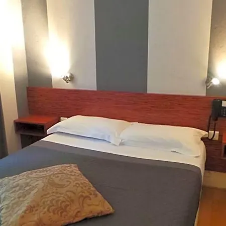 Hotel Le Cambronne Nantes