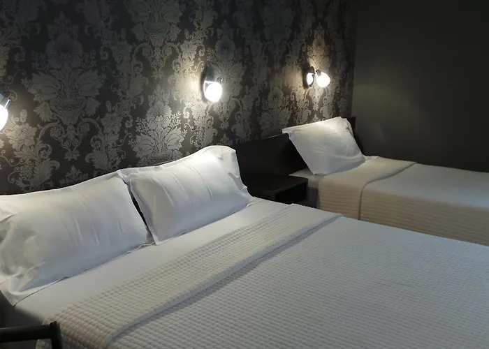 Le Cambronne 2* نانت