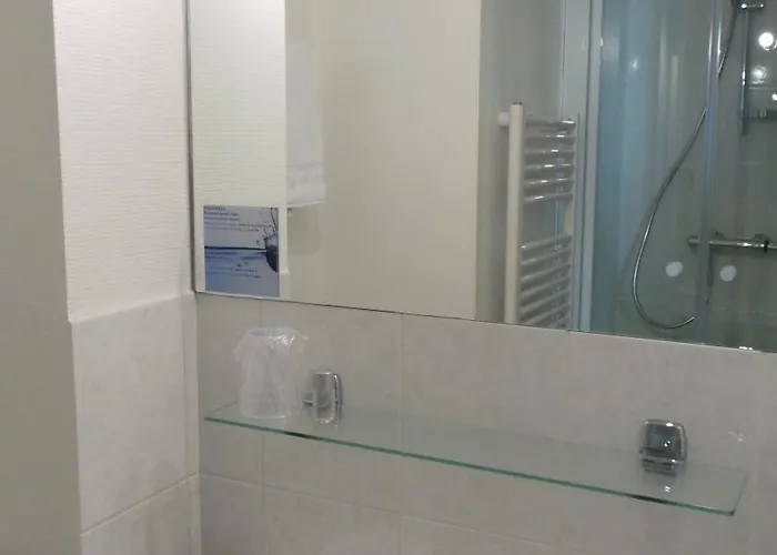 Le Cambronne 2* Nantes