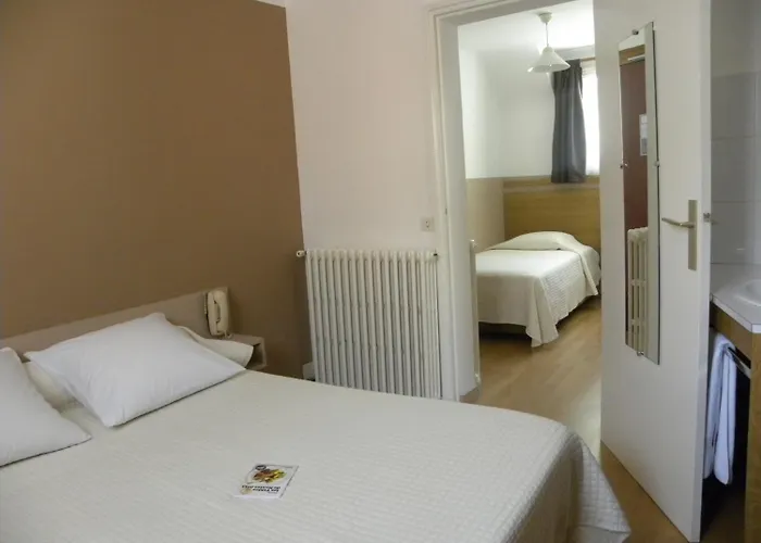 Le Cambronne Hotel 2*