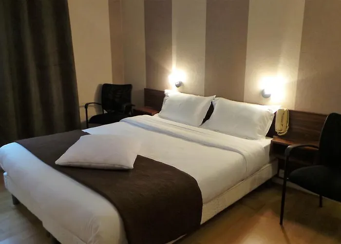 Hotel Le Cambronne Nantes