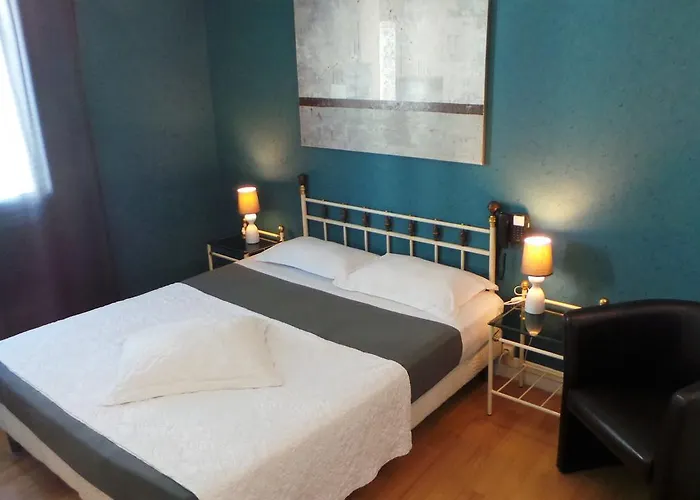 Le Cambronne Hotel 2*