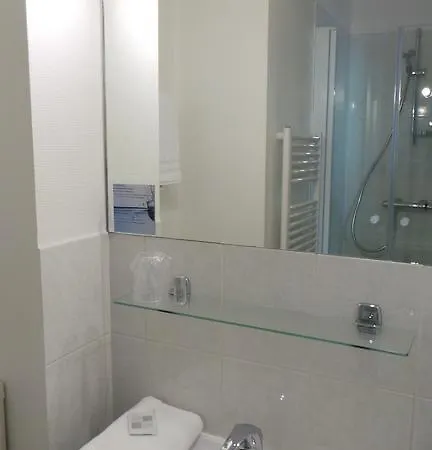 Le Cambronne Hotel 2*