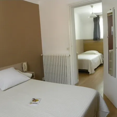 Le Cambronne Hotel 2*