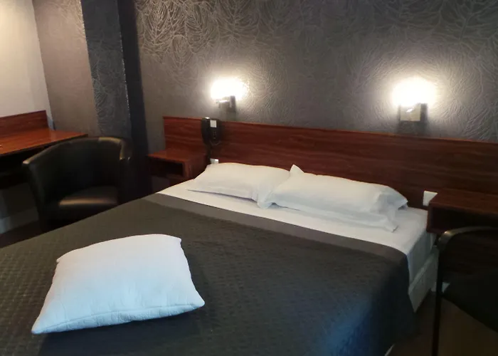 Le Cambronne Otel 2*