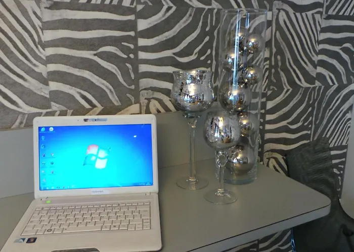 Otel Le Cambronne Nantes