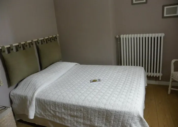 Otel Le Cambronne Nantes